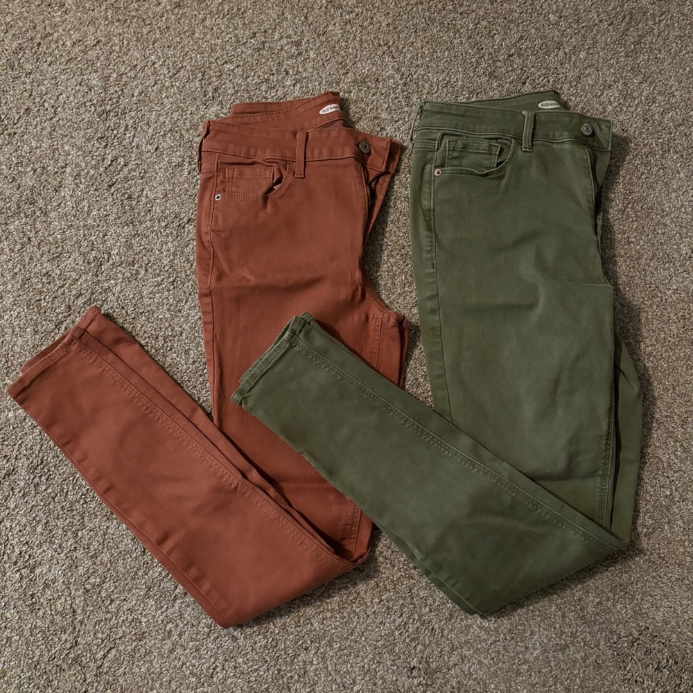 (10 tall) 2 Pair Old Navy Women's Skinny Jeans - Rust and Olive